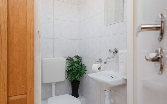 Apartment With Balcony Cracow by Renters