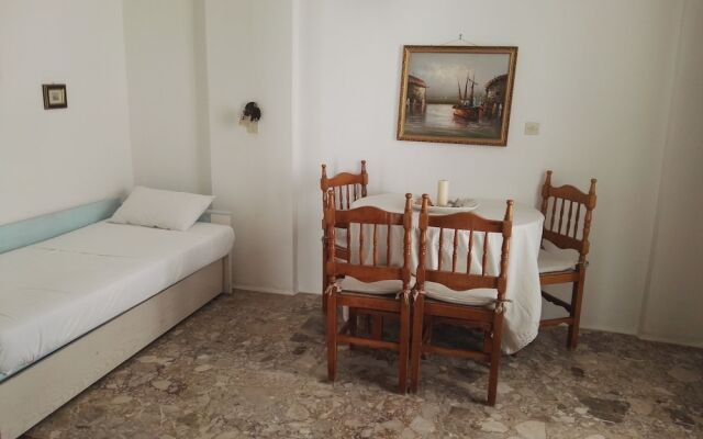 Mihalis Apartments
