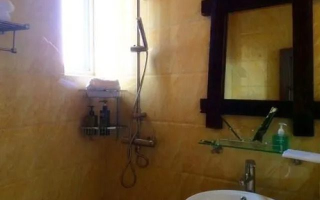 Dali Yuehai Shanqi Inn