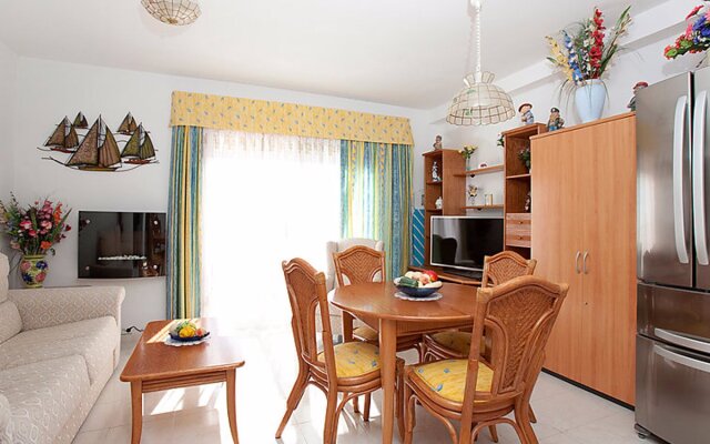 Holiday Home Imperial Park 02