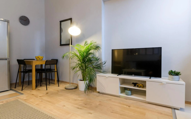 I30 Studio Apartment In Central Location.