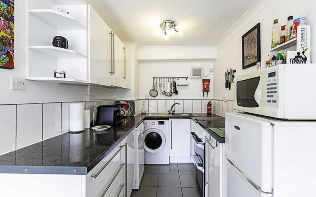 Cosy Angel Flat: Tube Nearby, Stunning Views!