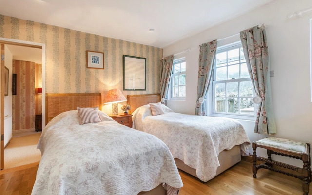 Wisteria Suite