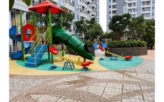 Studio Apartment next to Mall at Supermall Mansion By Travelio