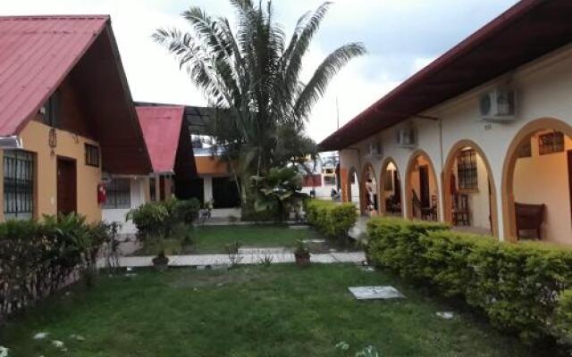 Salamandra's Suites & Hotel