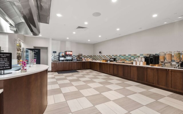 Embassy Suites by Hilton Oahu Kapolei 4.9