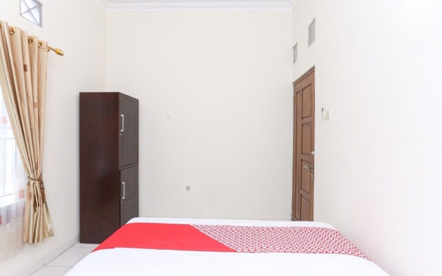 Oyo 1680 Dahlia Guesthouse