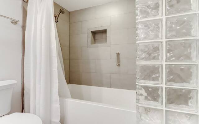 3506 Windsor 2 Bedroom Condo