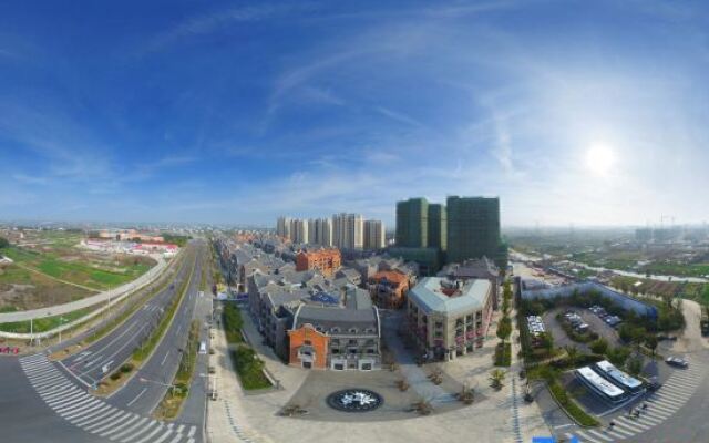 Mercer Resort (Shanghai international tourist resort)