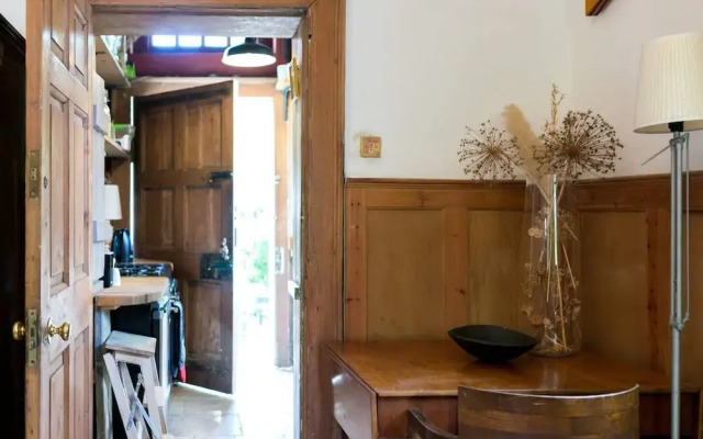Fantastically Unique House for 3 With Large Garden