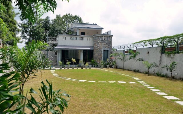 OYO 16928 Home Pool Side 2BHK Chakrata Road