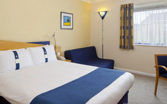 Holiday Inn Express Northampton - South by IHG