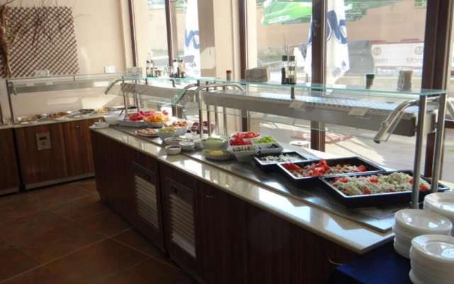 Moreto Seaside Aparthotel