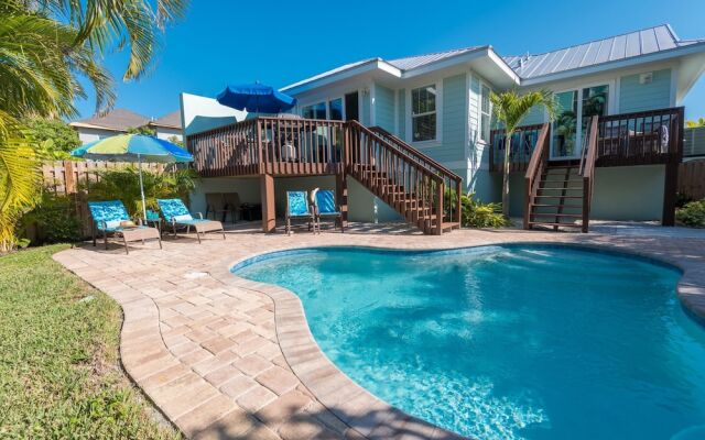 Azure Beach House Apartment 3