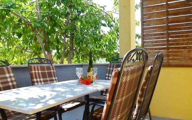 Apartments Bucic