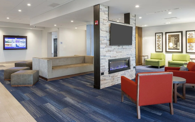Holiday Inn Express And Suites Bourbonnais East - Bradley, an IHG Hotel