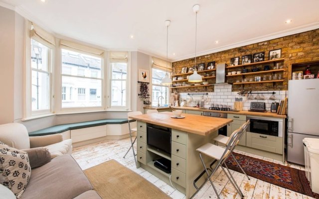 Charming, Recently Renovated 2-bed in Fulham