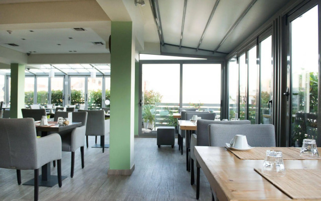 Athens Way Pop Art Hotel