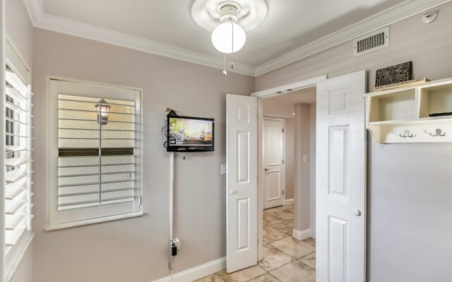 Inlet Reef 516 2 Bedroom Condo by RedAwning