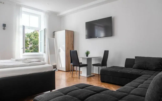 Spacious 7BR Apartment Hauptbahnhof