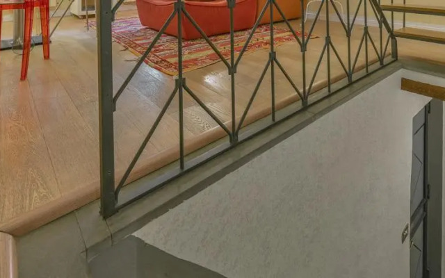 Scarlett Halldis Apartment