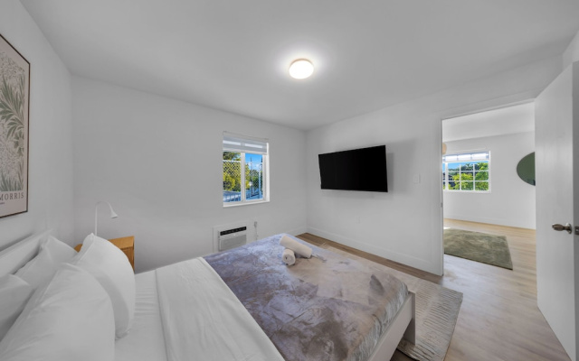 Miami Retreat 1-BD - Parking and Gym