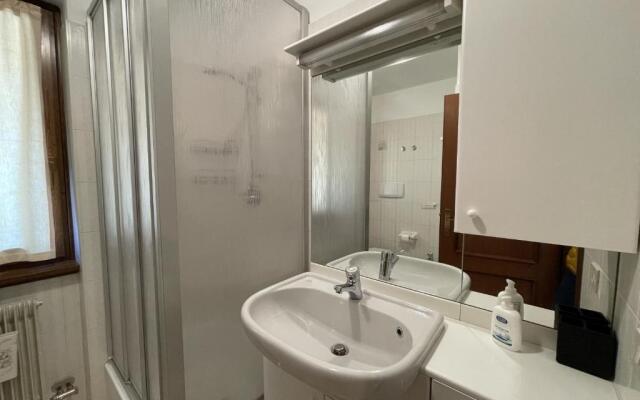 072 Trilocale, Giustino