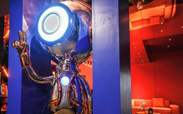 Wind Sleeping Color Hotel