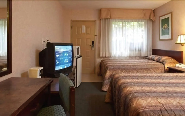 Langley Hwy Hotel