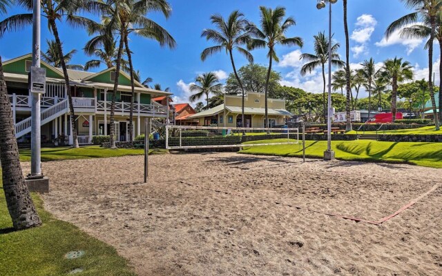 Kona Condo w/ View, Walk to Beach & Restaurants
