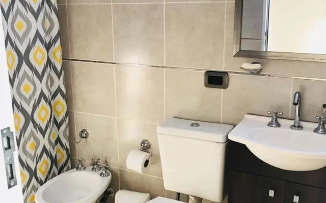 Hermoso apartamento a pasos de BV Pellegrini cochera!
