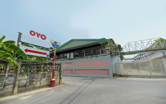 OYO 762 Chompoo