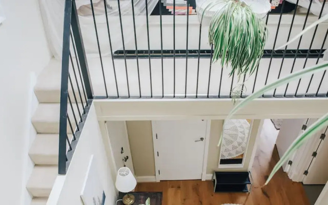 The Loft 2BR Duplex 82 Cathedral Cardiff Parking