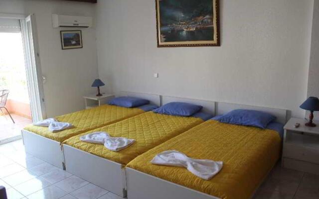 Arion Beach Apartments