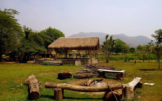 Giant House Riverside