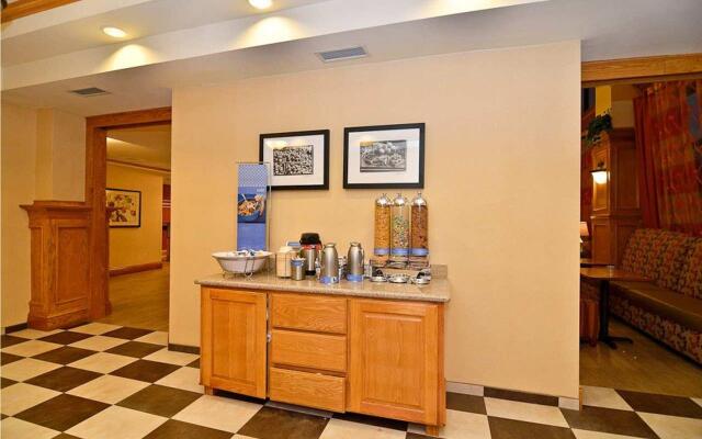 Hampton Inn & Suites Nacogdoches