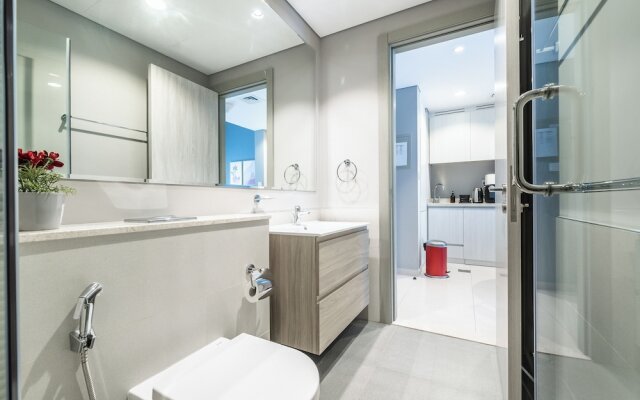 Business Bay's Coziest Hideaway With Balcony