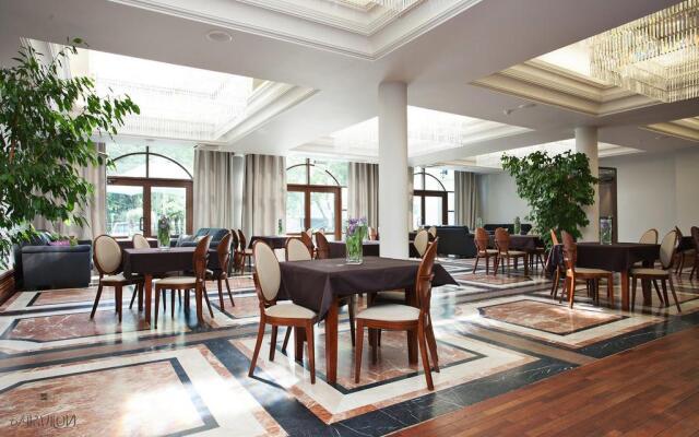 Hotel Akvilon