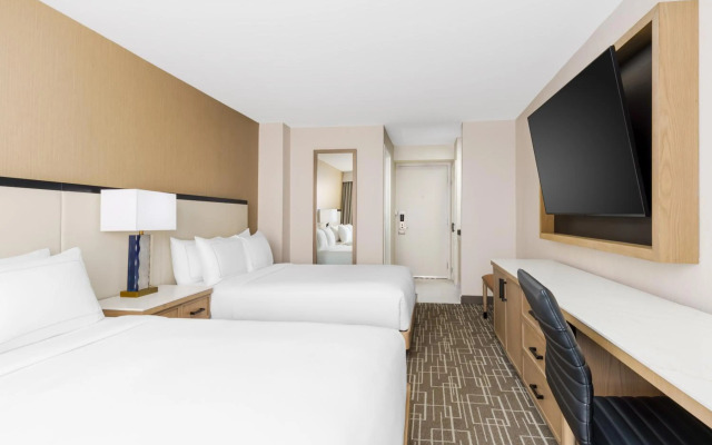 DoubleTree by Hilton Charlotte City Center