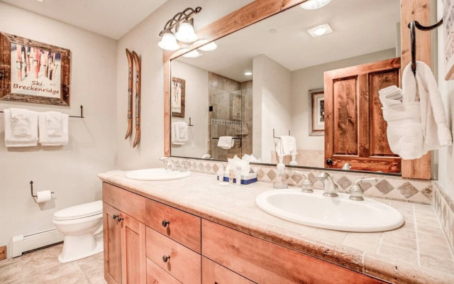 Ski-in 2 Bedroom Townhome at Mountain Thunder