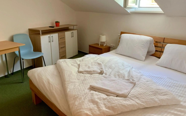 Mikulov - Inn - hotel s vinným sklepem Venuše