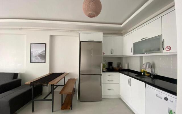 Lovely House With Balcony Near Lake in Sapanca