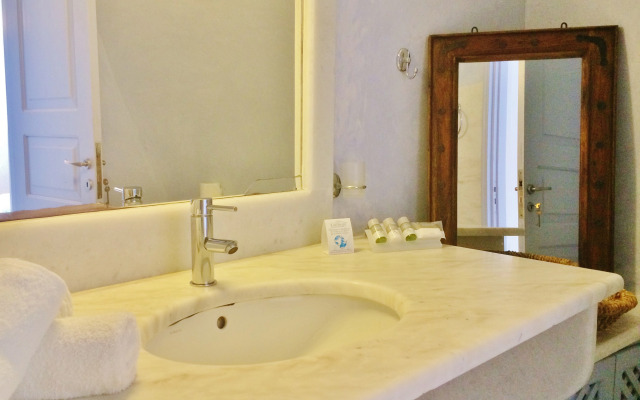 Armeni Village Rooms & Suites