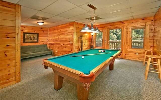 Hidden Treasures 3 Bedroom Cabin