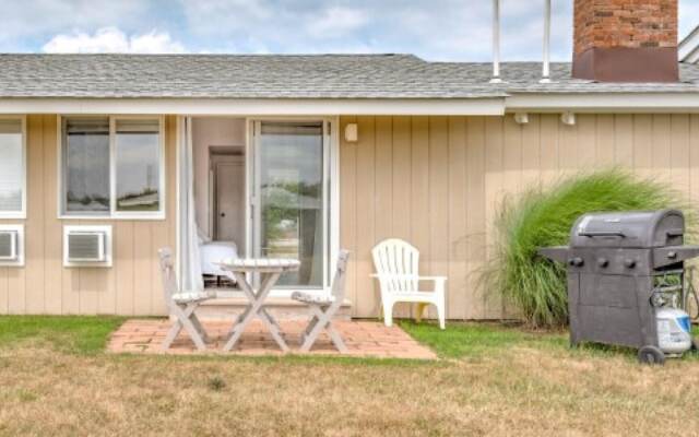 Unit 9 King - Bungalows at Common Ground