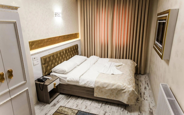 White Palace Hotel