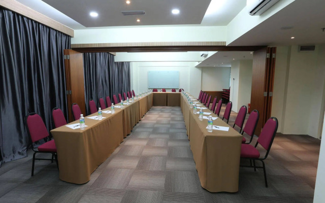 SEM9 Senai ''Formerly Known as Perth Hotel"