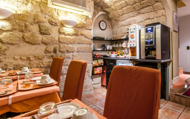 Austin's Saint Lazare Hotel