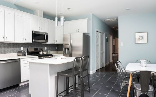 Giles Ave 6 Bedroom Gem