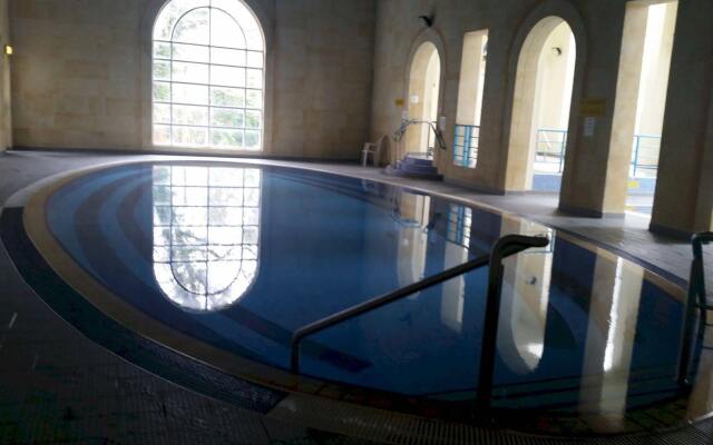Twin Trees Hotel